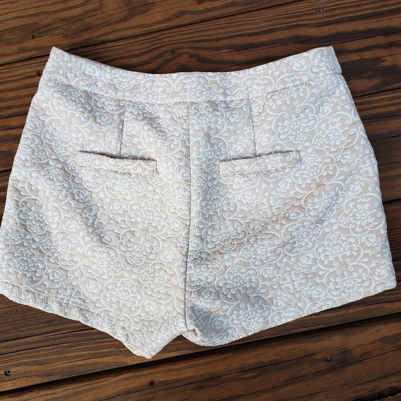 TRIXIE & LuLu Shorts High Waist 7/8 Tan&Cream EUC Like NWOT - Picture 2 of 11
